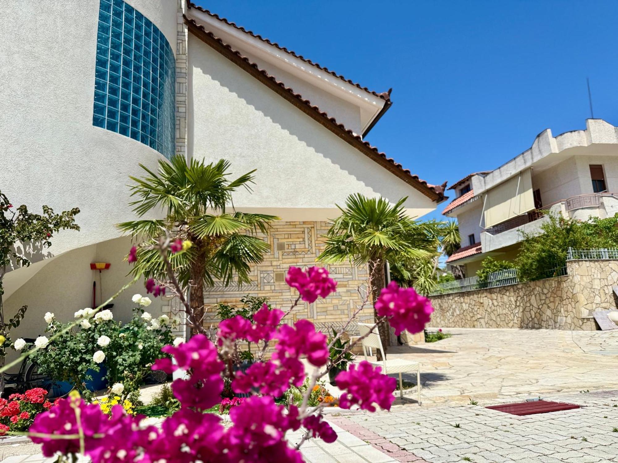 Villa Ida Apartments Vlore Bagian luar foto